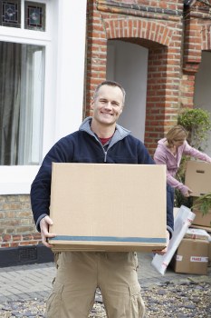 Customer submitting a complaint about storage service details