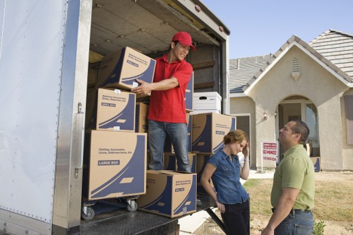 Flexible man and van Southwoodford service for local deliveries