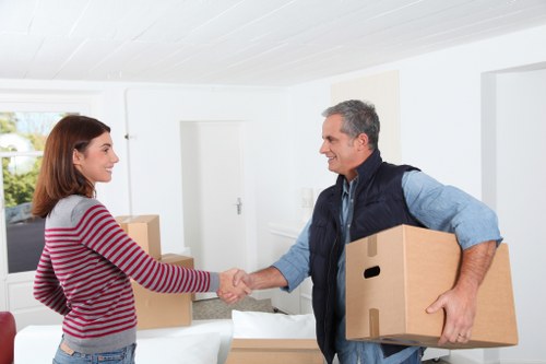 Packing and transport support for removals and storage in Southwoodford