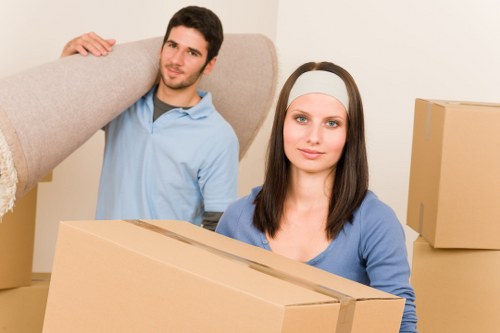 Secure short-term storage solution for furniture and boxes